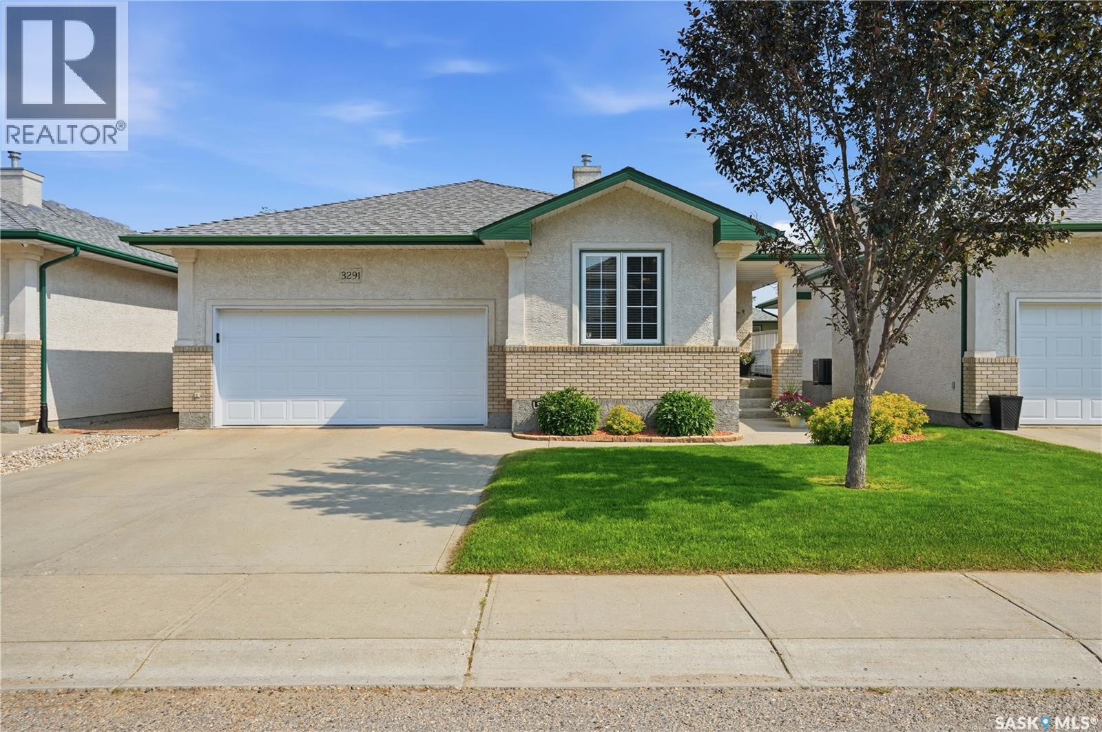 3291 Thames Crescent E, Regina, SK - Outdoor