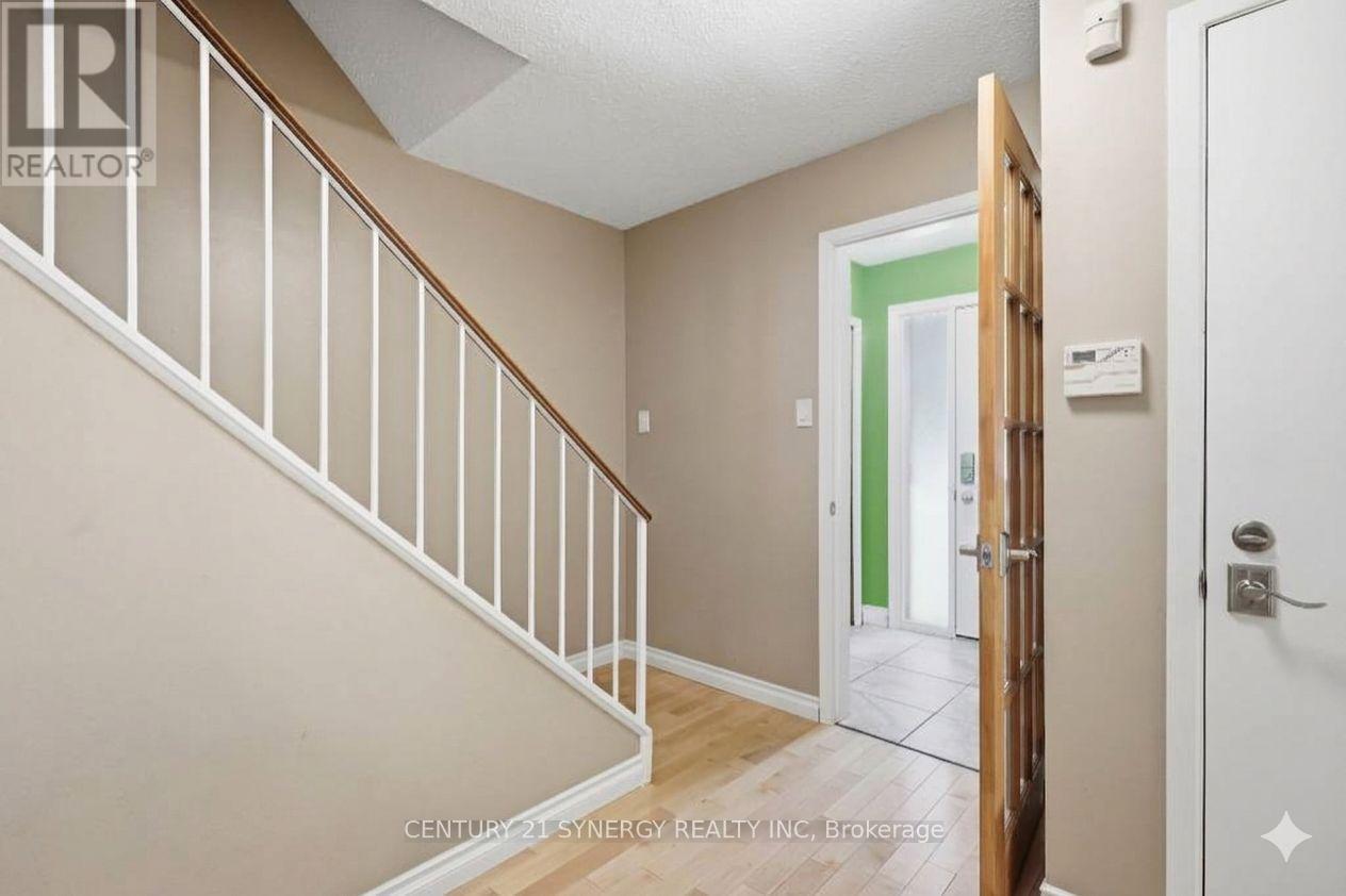hallway - 417 Sandhamn Private, Ottawa, ON - Indoor Photo Showing Other Room