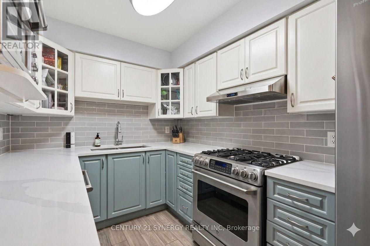kitchen - 417 Sandhamn Private, Ottawa, ON - Indoor Photo Showing Kitchen With Stainless Steel Kitchen With Upgraded Kitchen