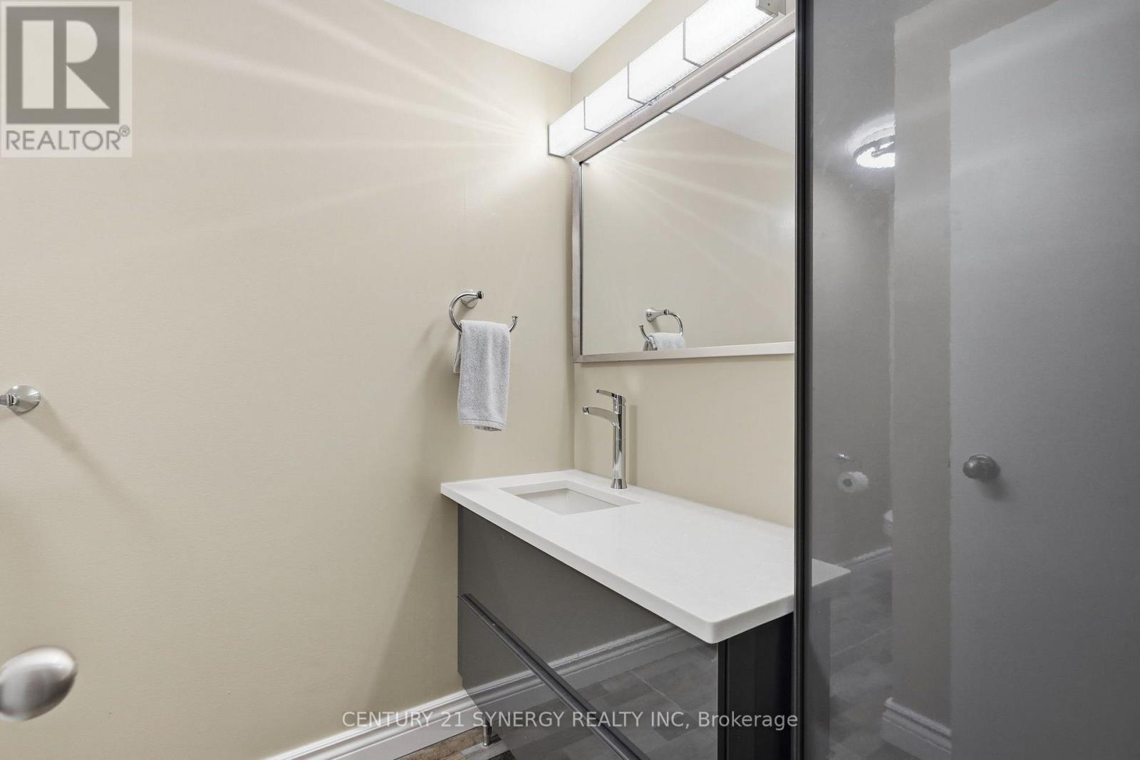 main bathroom - 417 Sandhamn Private, Ottawa, ON - Indoor Photo Showing Bathroom