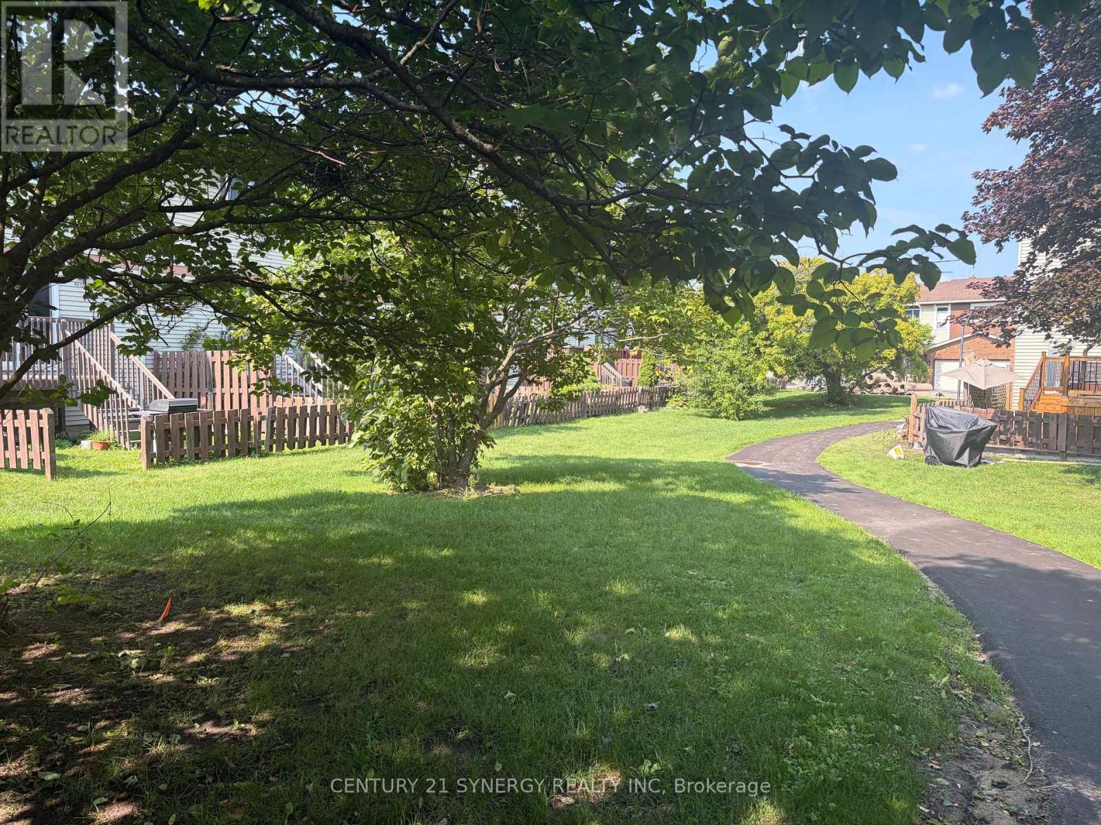 Yard - 417 Sandhamn Private, Ottawa, ON - Outdoor