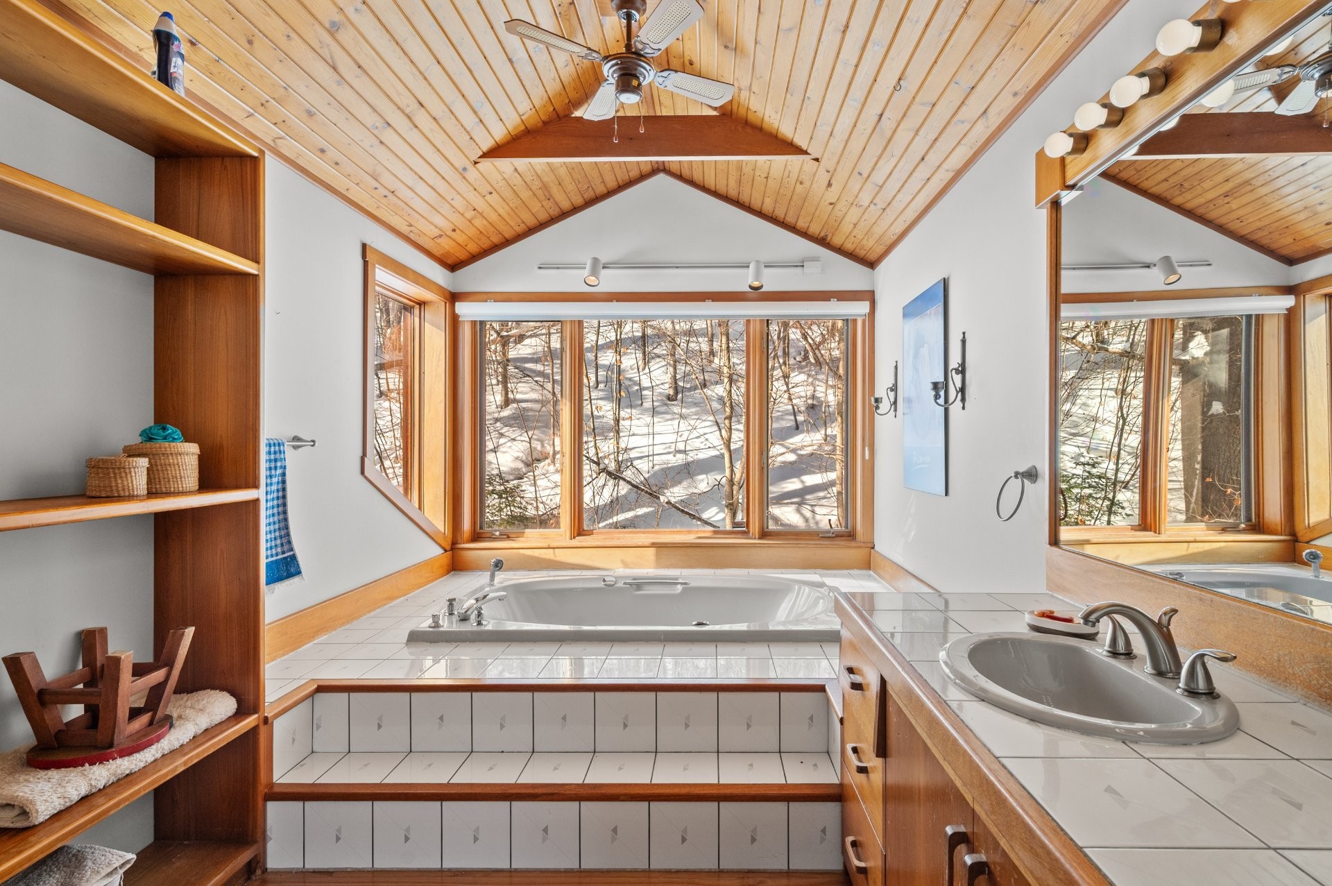 Bathroom - 760 Ch. Du Lac-Bouchette, Sainte-Adèle, QC - Indoor Photo Showing Bathroom