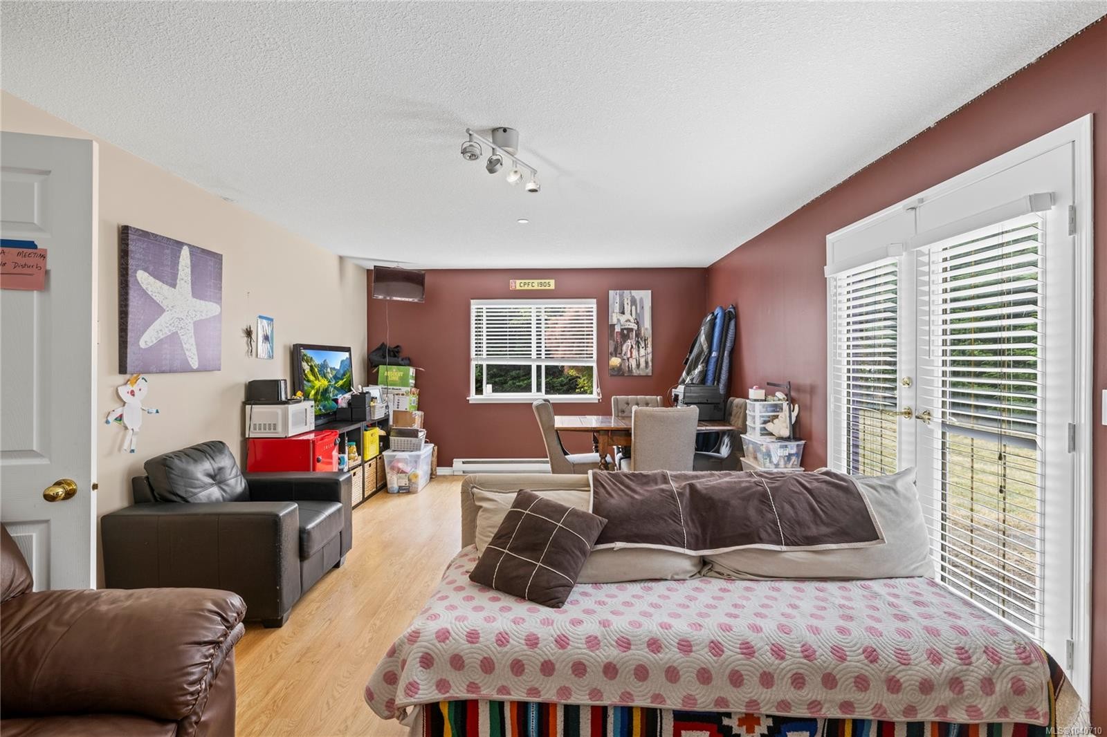 876 Cavin Rd, French Creek, BC