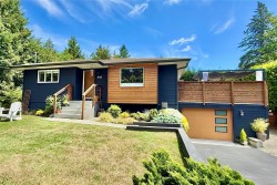 5143 Santa Clara Ave Saanich, BC V8Y 1W5