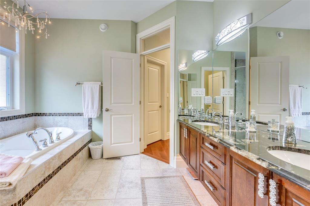 1221 Mike Weir Drive, Sarnia, ON - Indoor Photo Showing Bathroom