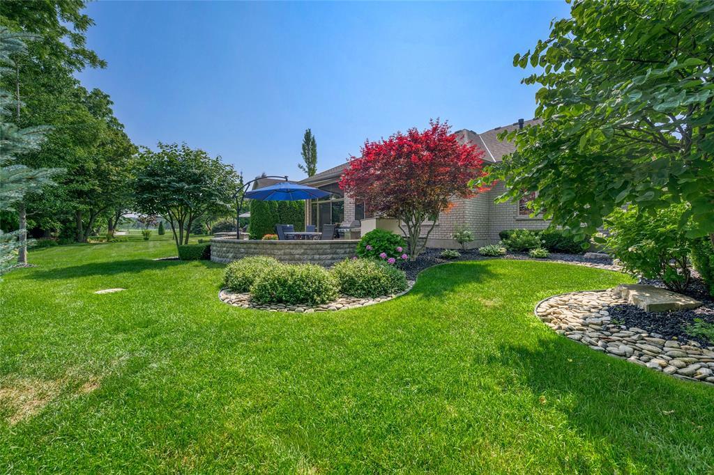 1221 Mike Weir Drive, Sarnia, ON - Outdoor