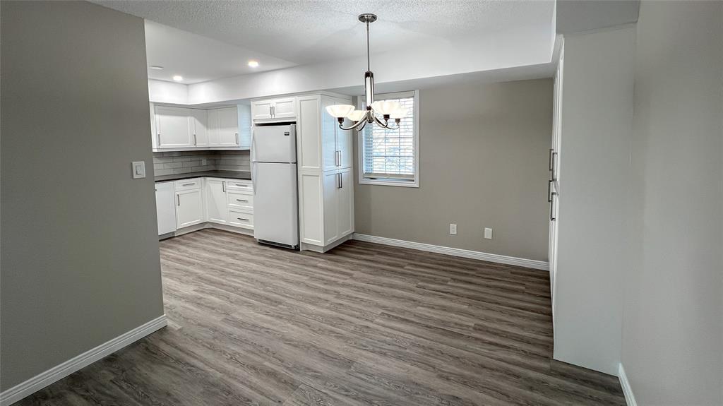 M-212-1520 Venetian Boulevard, Point Edward, ON - Indoor Photo Showing Other Room
