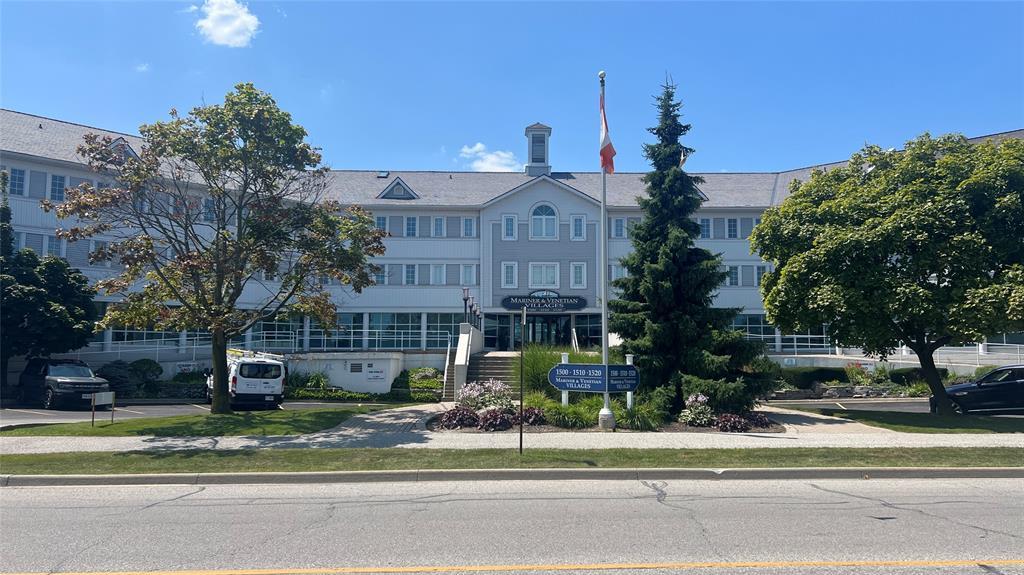 M-212-1520 Venetian Boulevard, Point Edward, ON - Outdoor With Facade