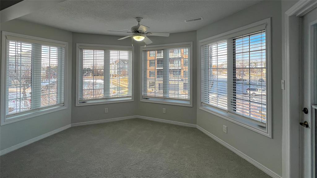 M-212-1520 Venetian Boulevard, Point Edward, ON - Indoor Photo Showing Other Room