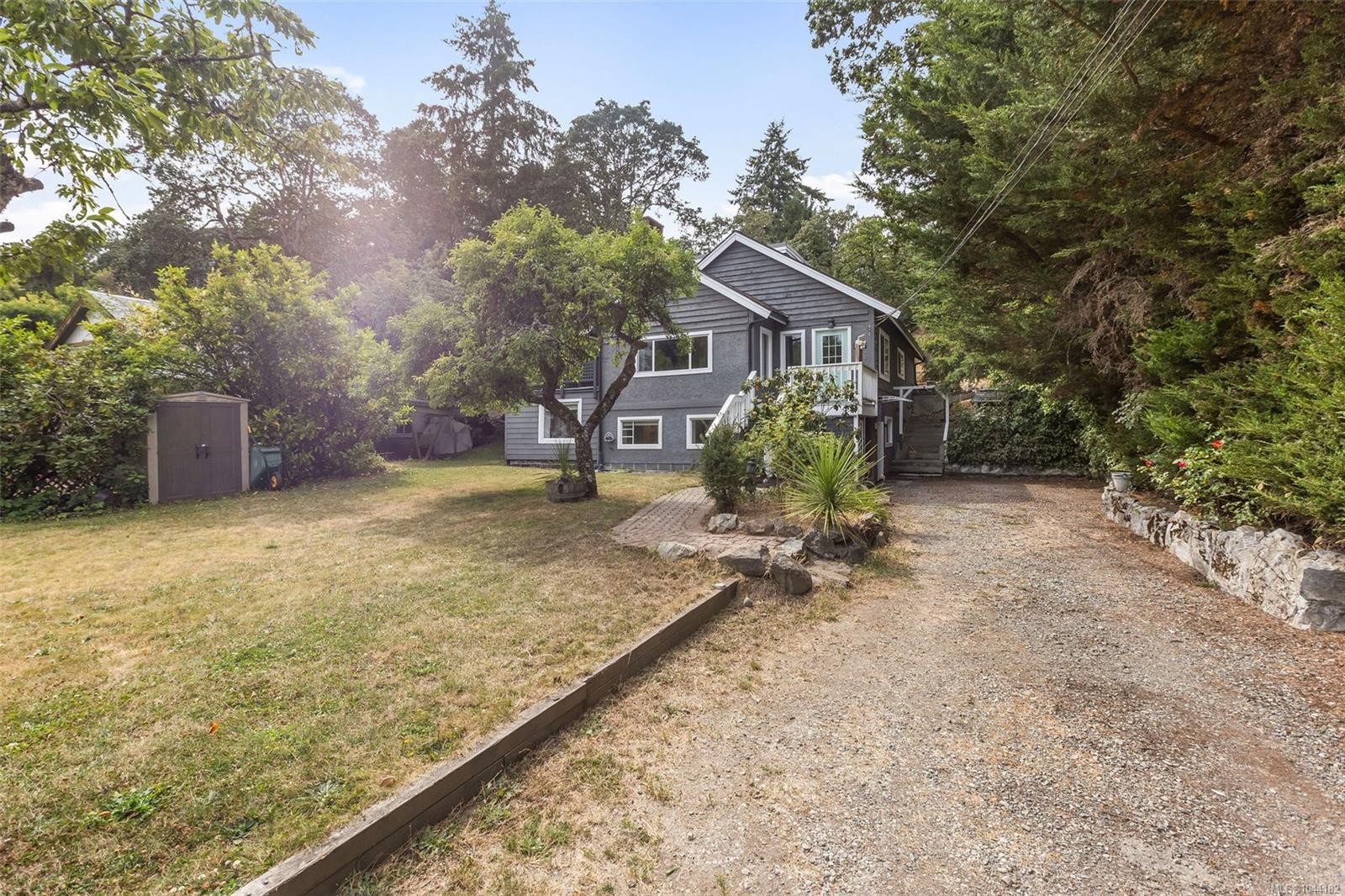 4054 Grange Rd, Saanich, BC