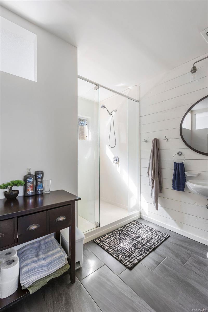 4054 Grange Rd, Saanich, BC