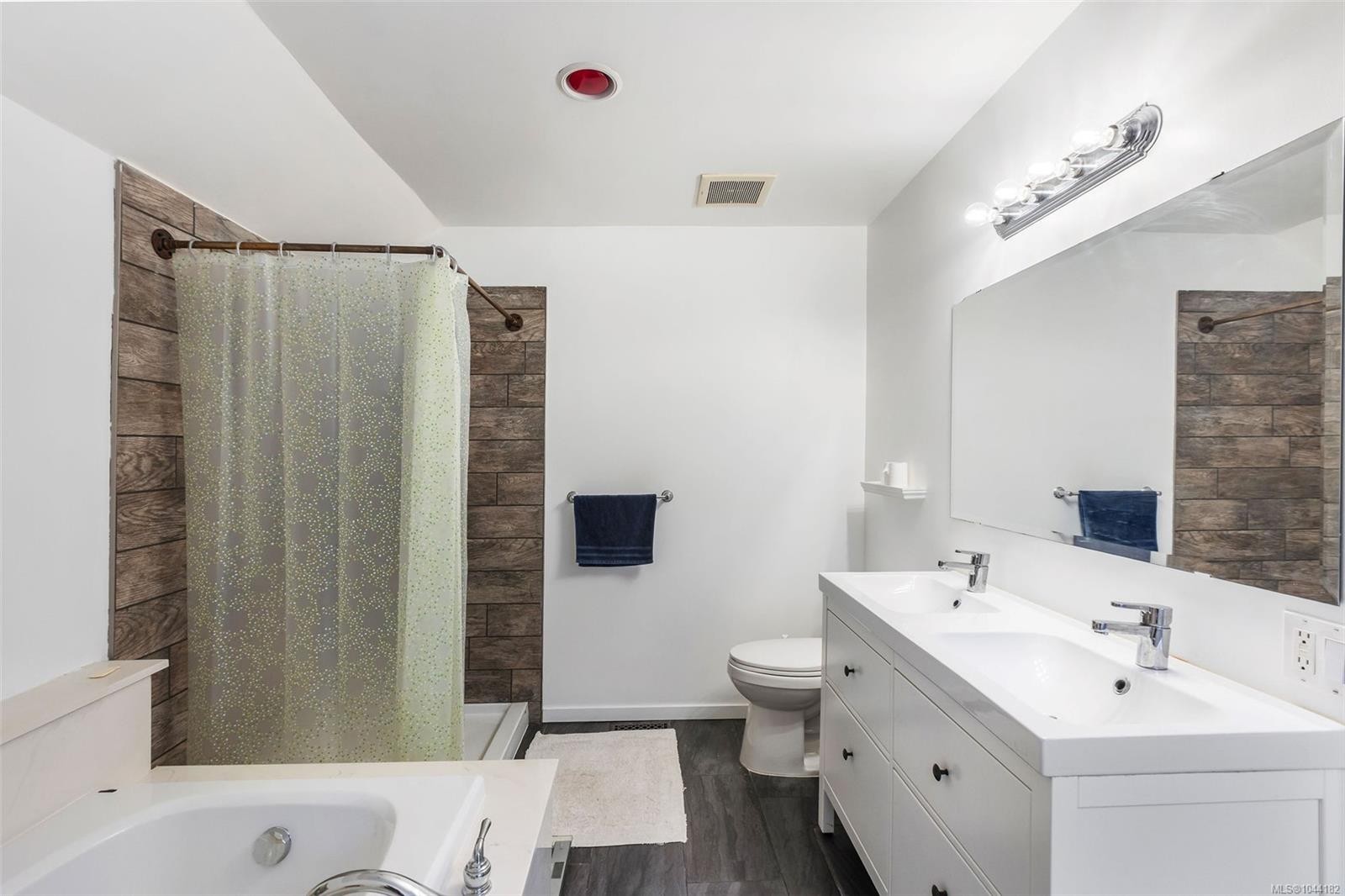 4054 Grange Rd, Saanich, BC