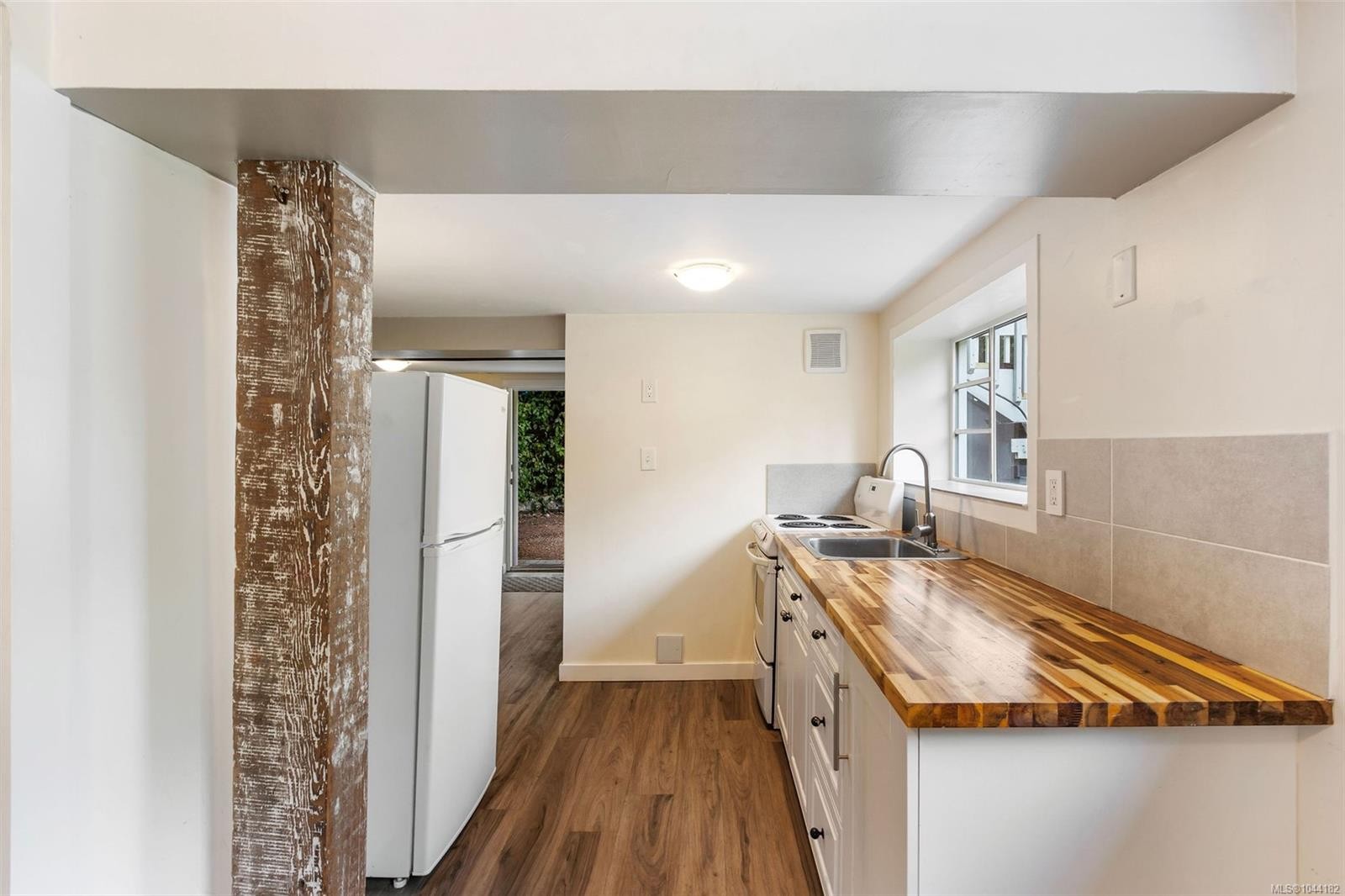4054 Grange Rd, Saanich, BC