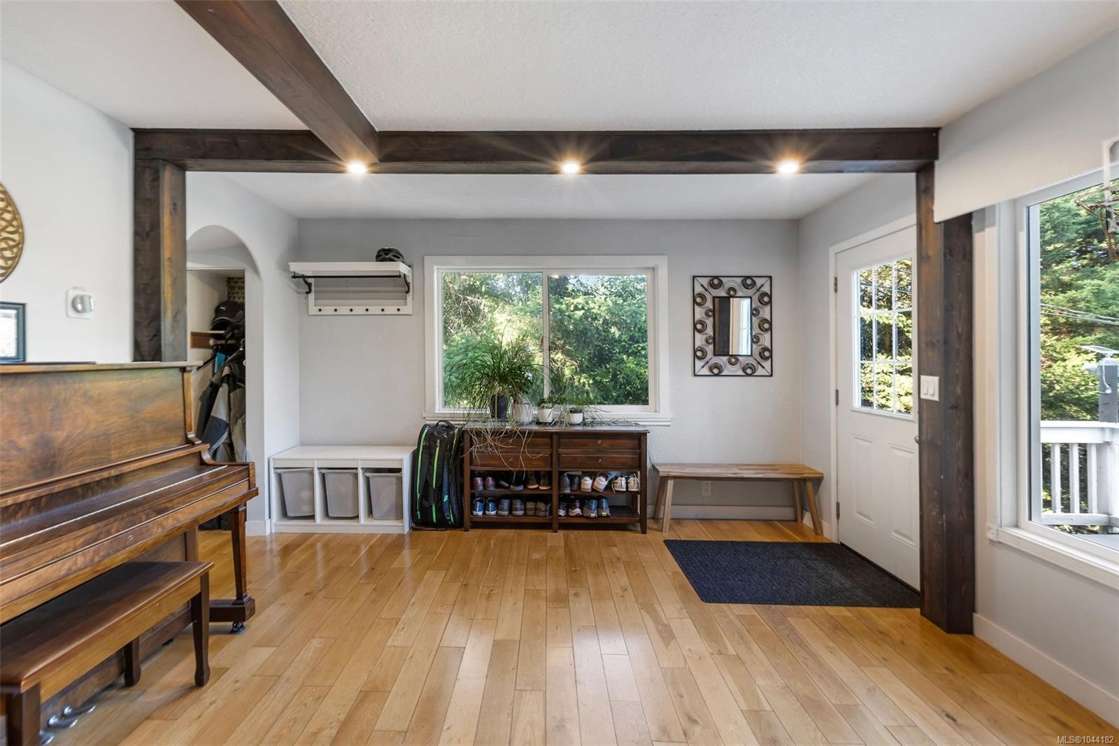 4054 Grange Rd, Saanich, BC