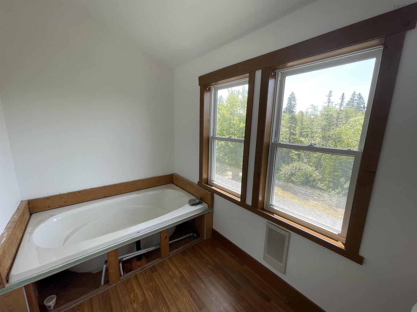 63 Old Post Road, East Chester, NS - Indoor Photo Showing Bathroom