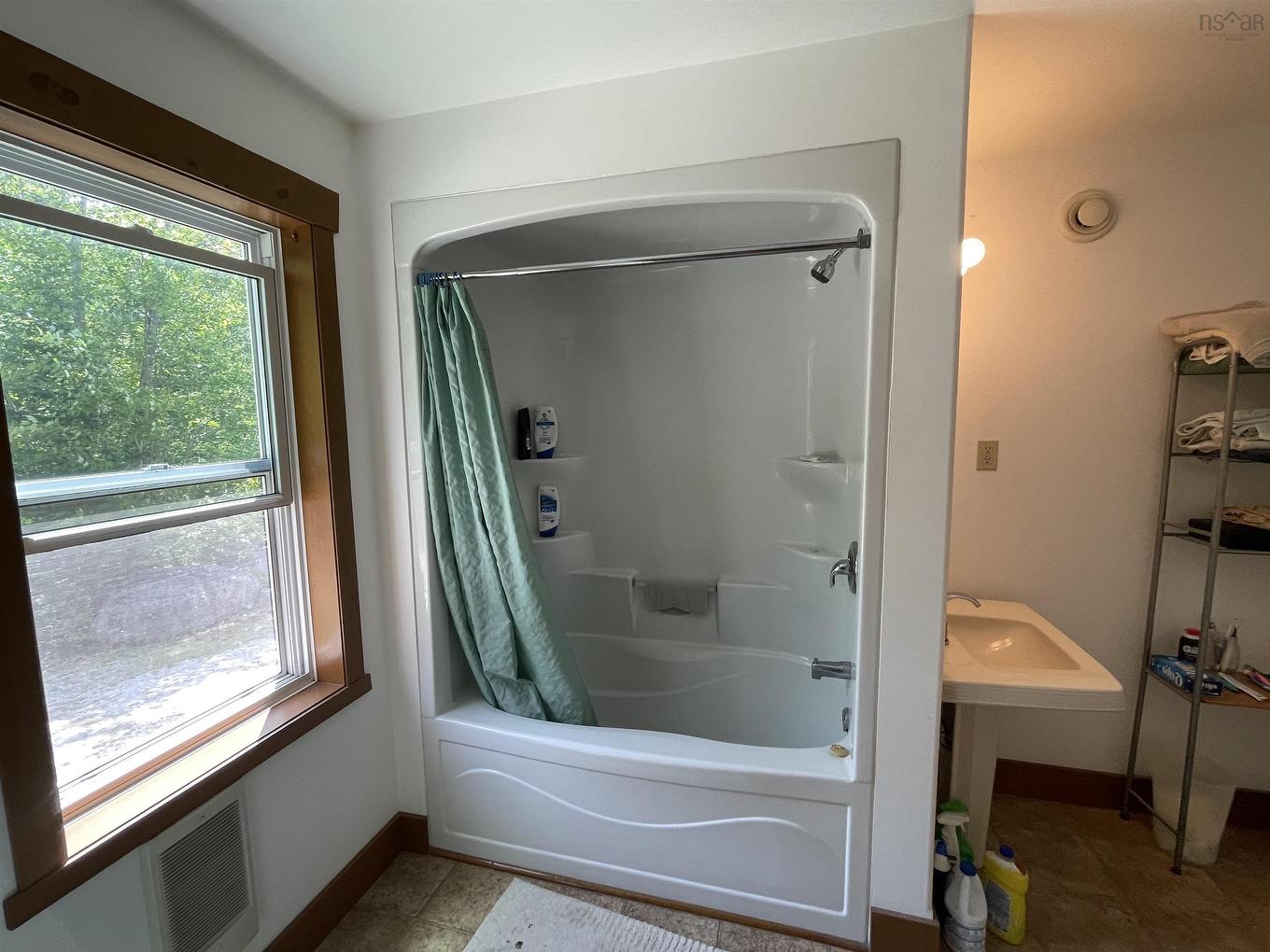 63 Old Post Road, East Chester, NS - Indoor Photo Showing Bathroom