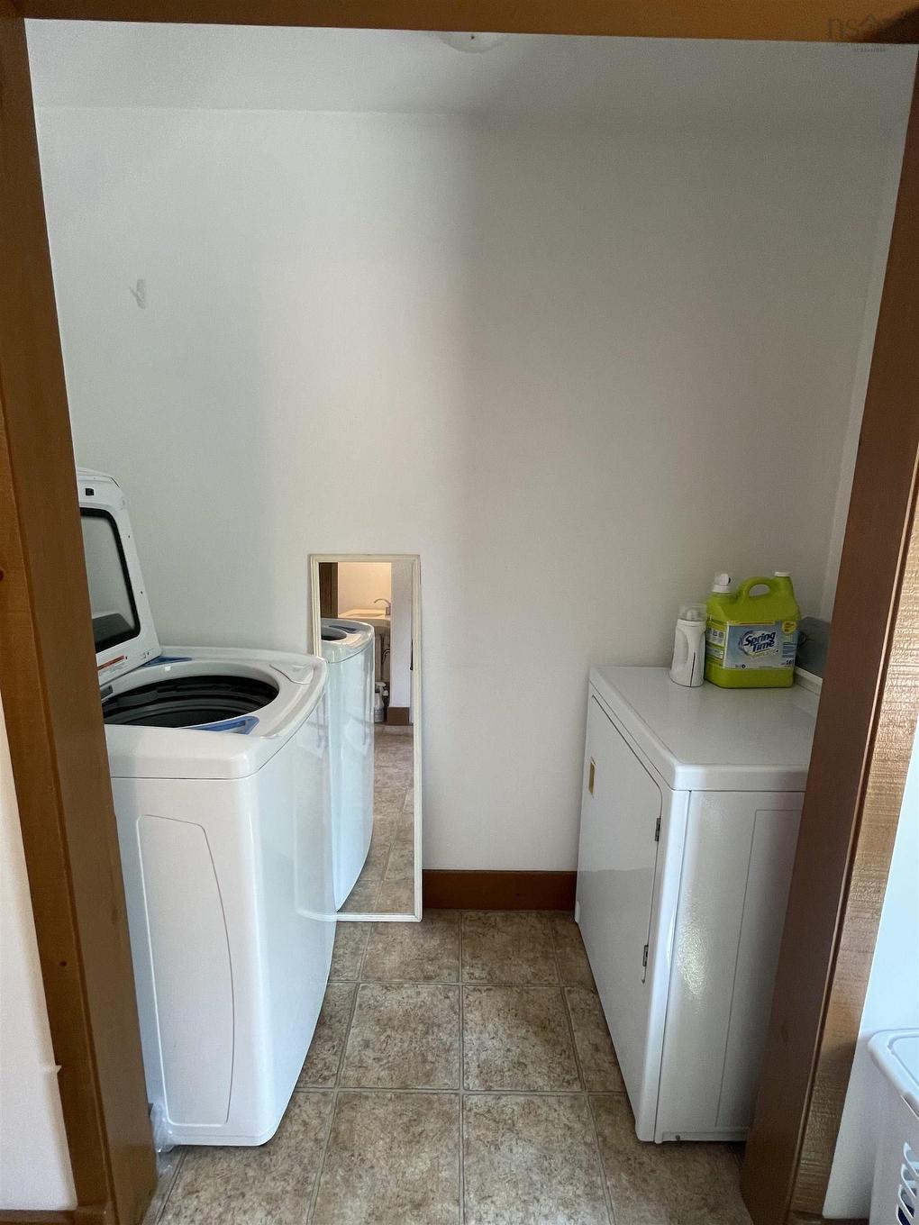 63 Old Post Road, East Chester, NS - Indoor Photo Showing Laundry Room