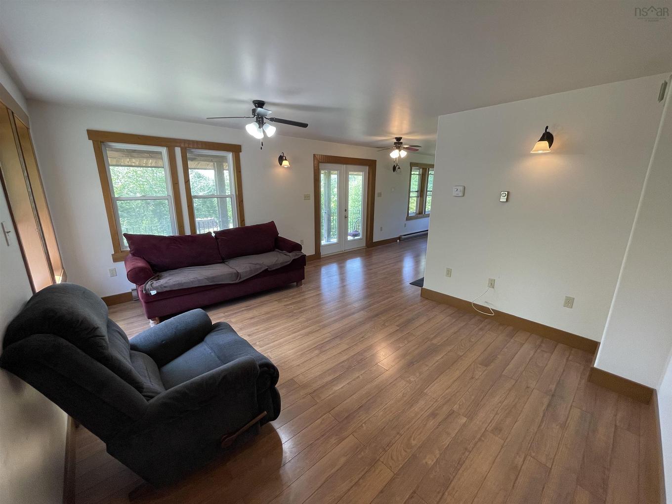 63 Old Post Road, East Chester, NS - Indoor Photo Showing Living Room