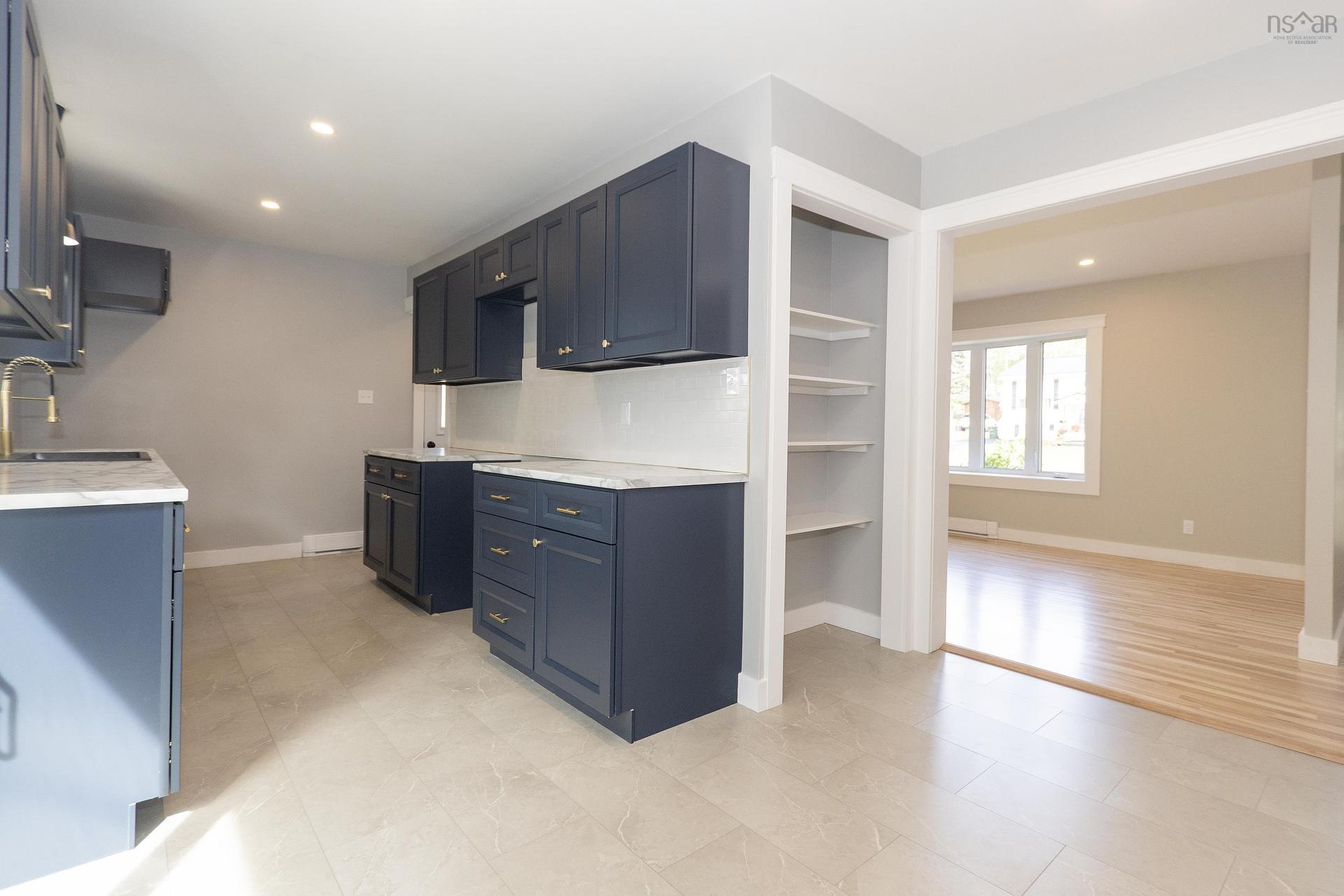 39 Rogers Avenue, Amherst, NS - Indoor Photo Showing Kitchen