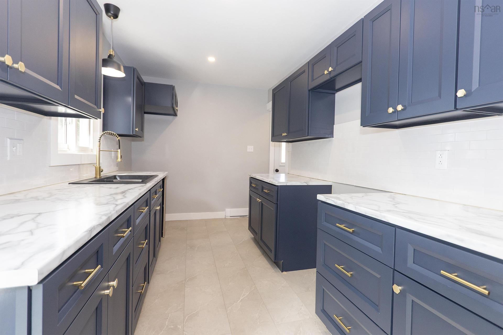39 Rogers Avenue, Amherst, NS - Indoor Photo Showing Kitchen With Double Sink