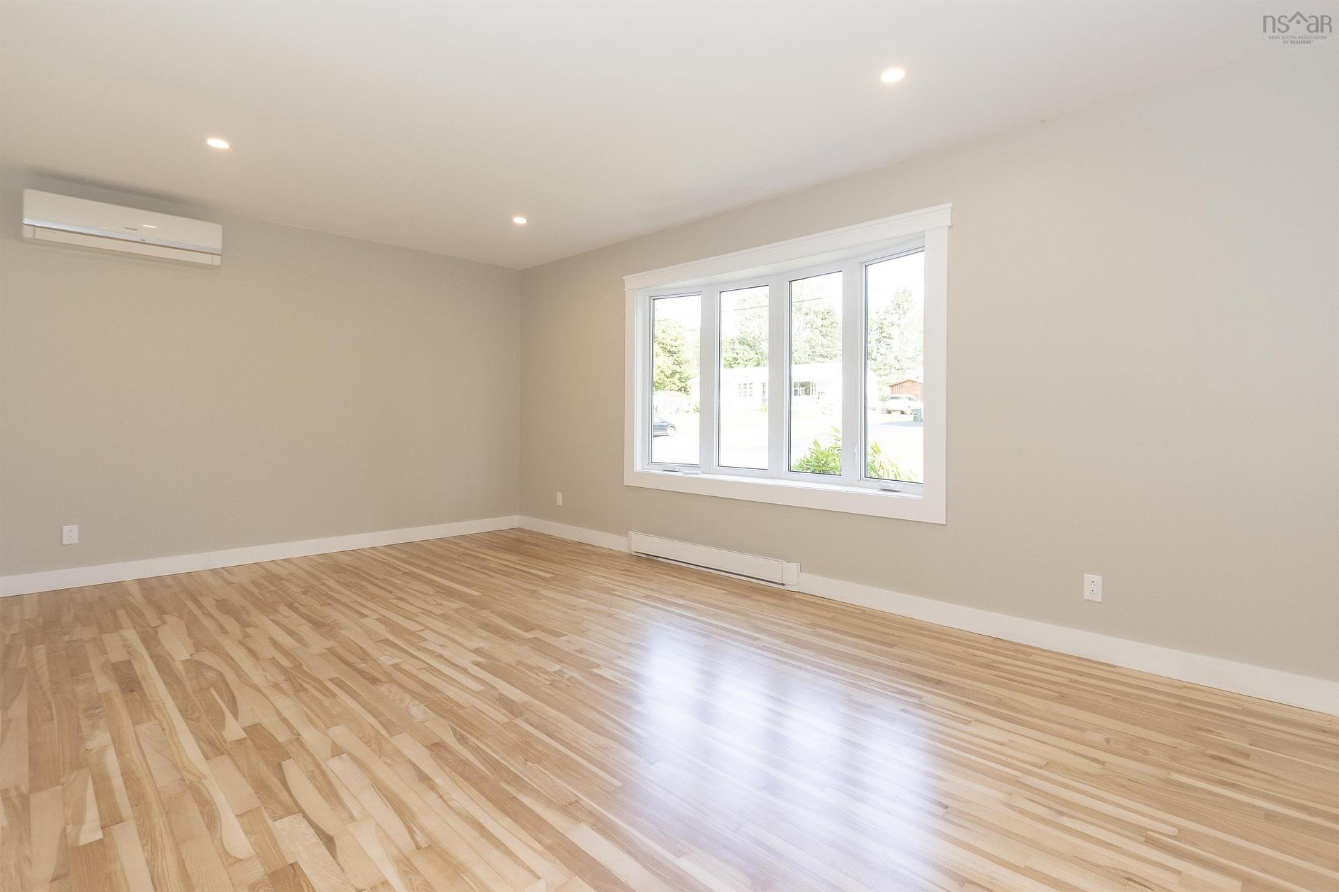 39 Rogers Avenue, Amherst, NS - Indoor Photo Showing Other Room