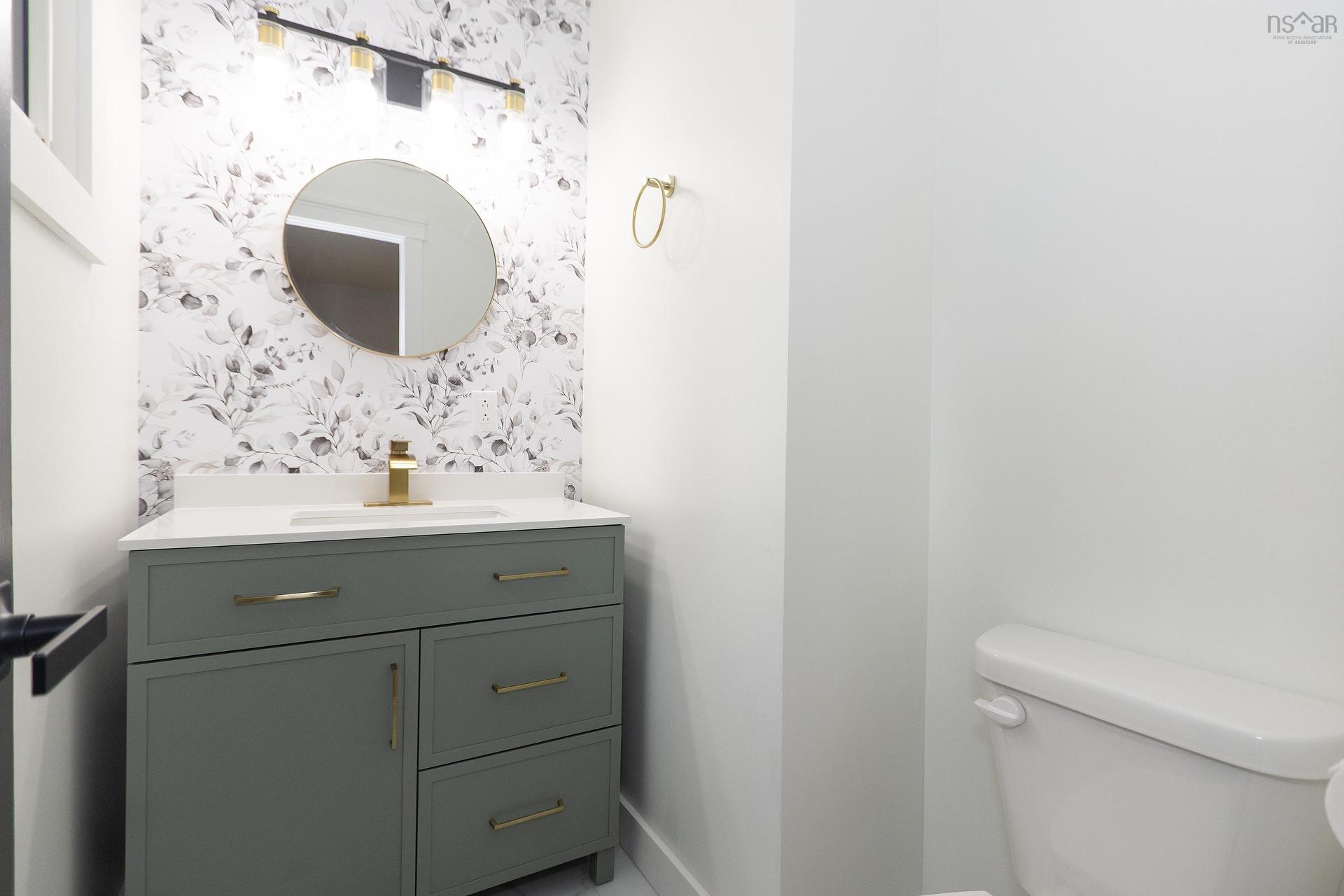 39 Rogers Avenue, Amherst, NS - Indoor Photo Showing Bathroom