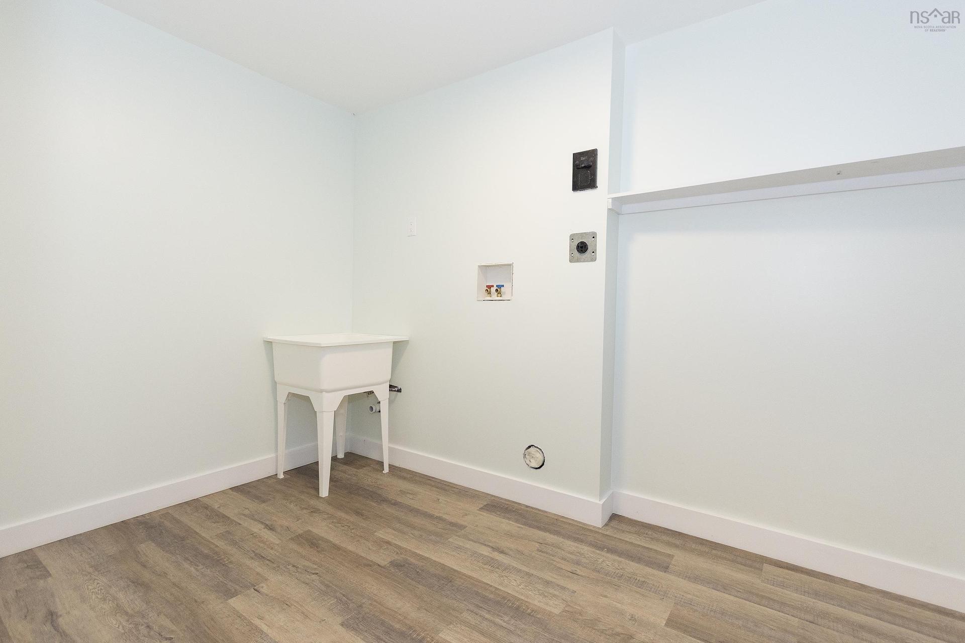 39 Rogers Avenue, Amherst, NS - Indoor Photo Showing Other Room