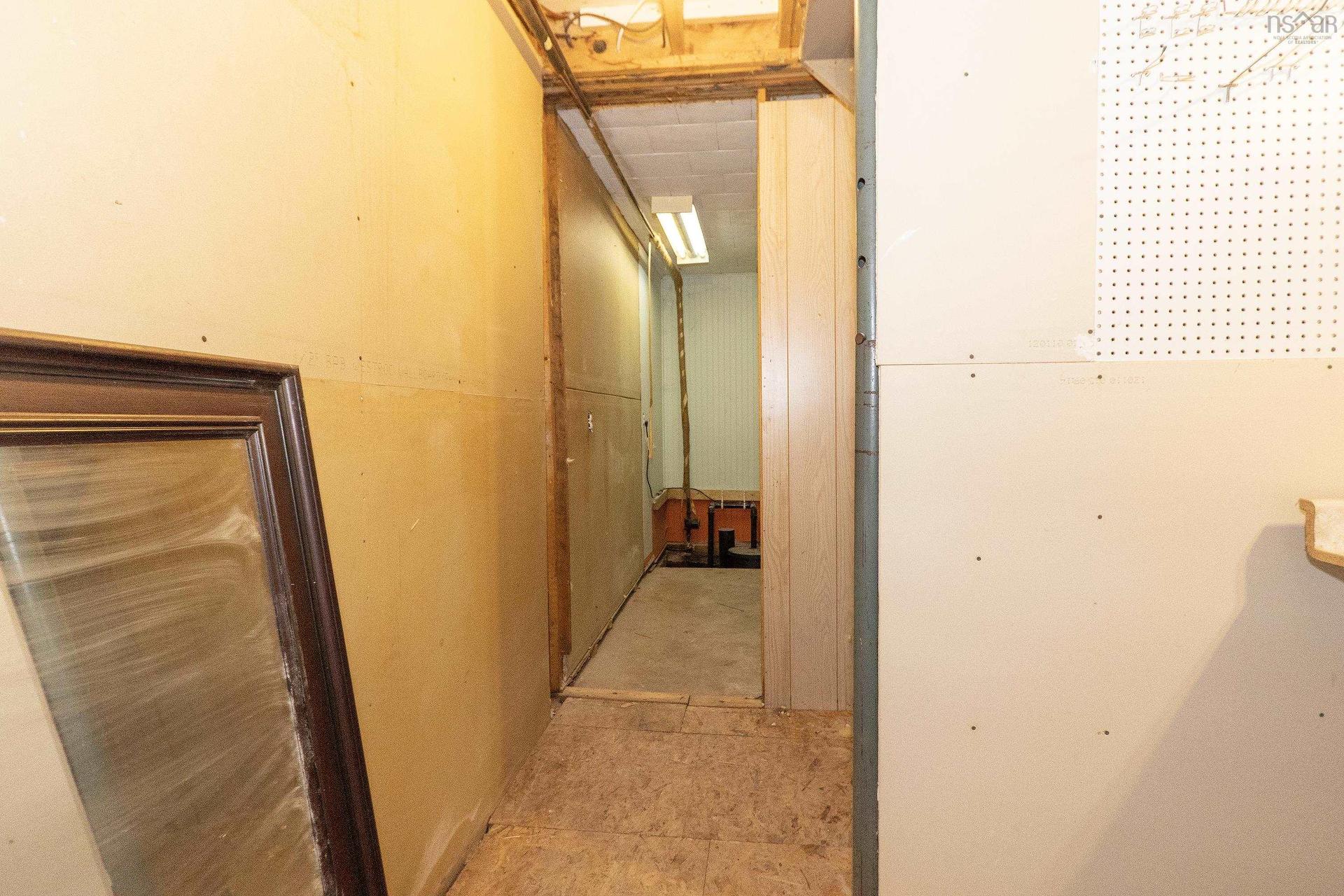 39 Rogers Avenue, Amherst, NS - Indoor Photo Showing Other Room