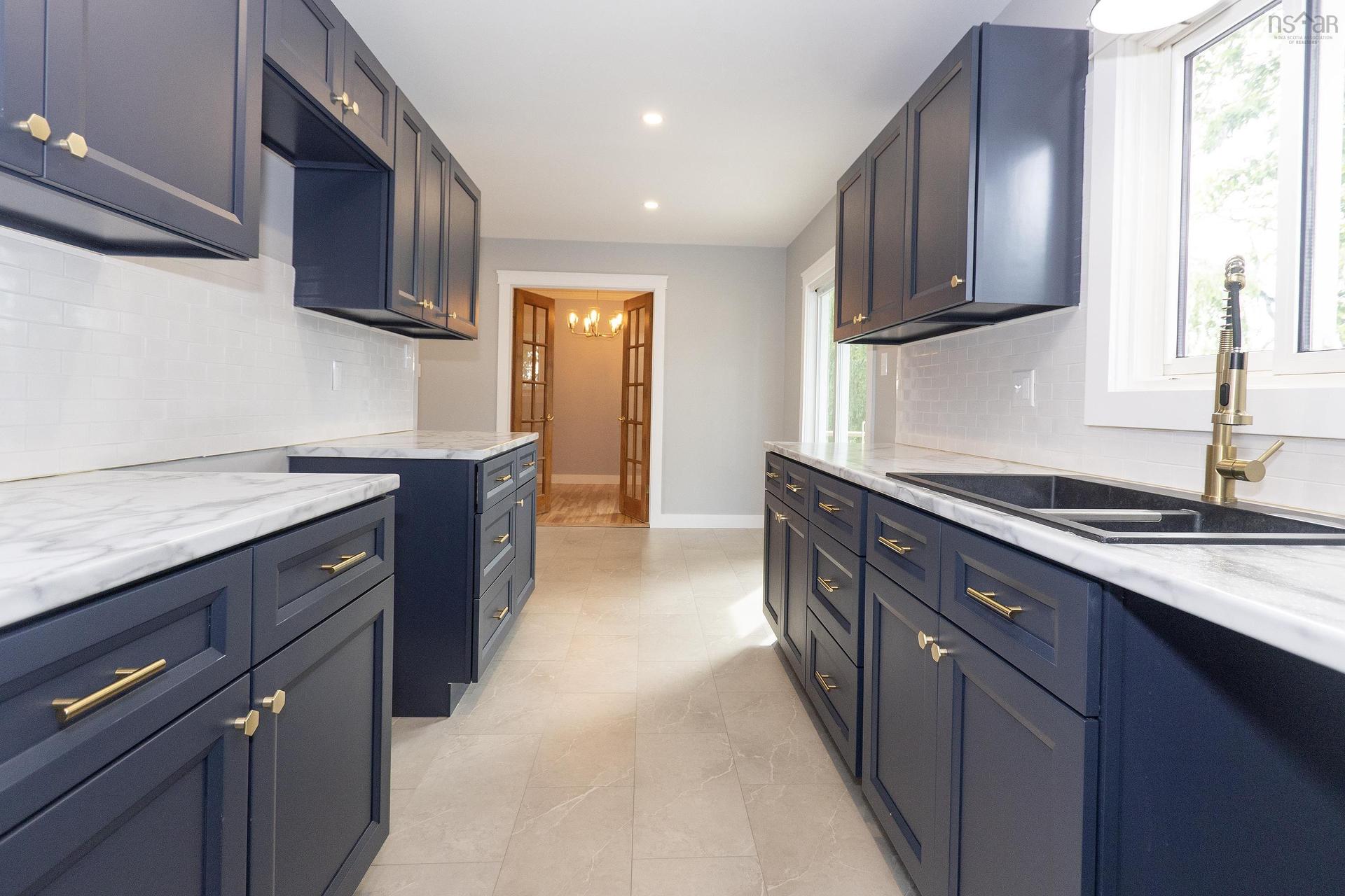 39 Rogers Avenue, Amherst, NS - Indoor Photo Showing Kitchen With Double Sink