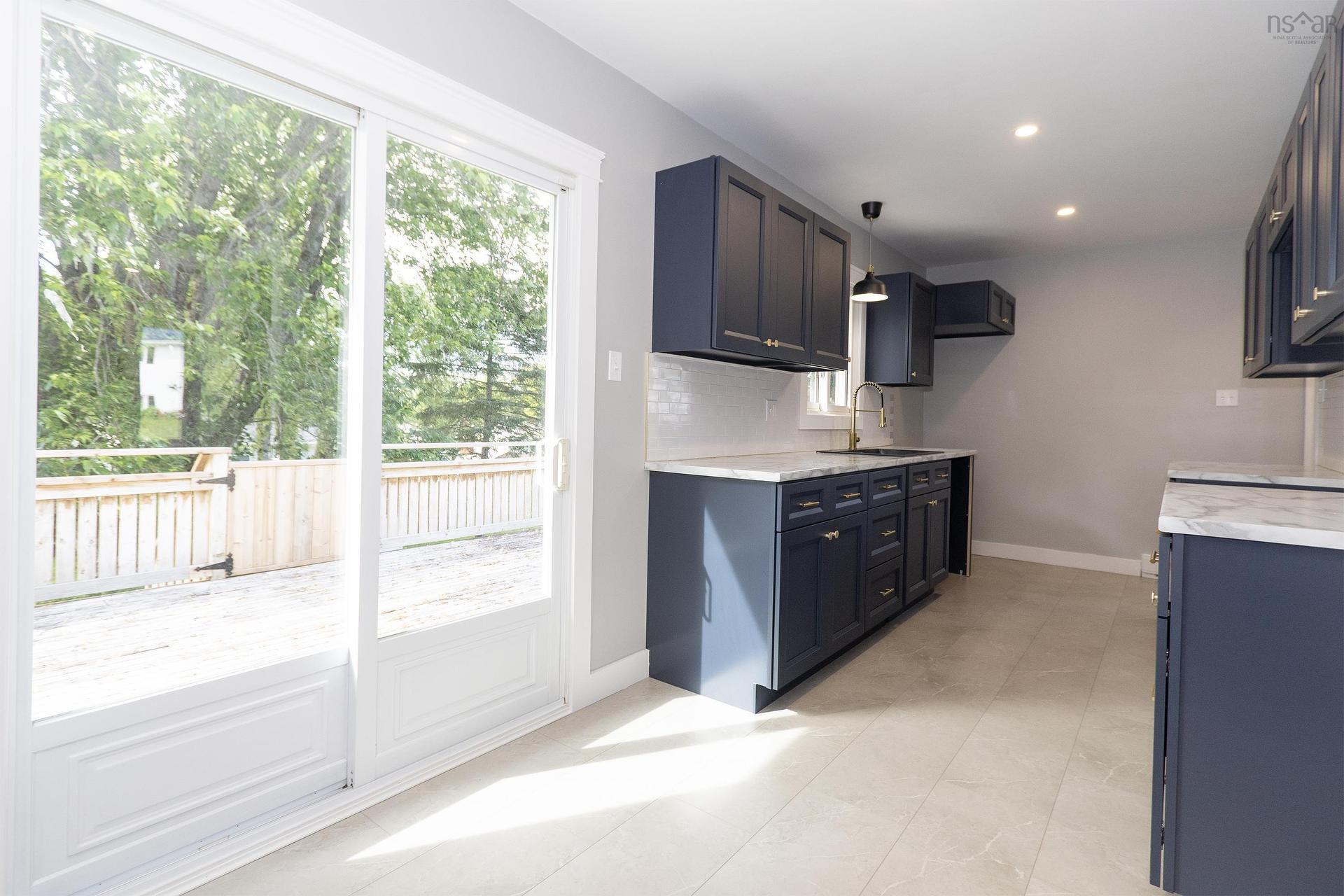 39 Rogers Avenue, Amherst, NS - Indoor Photo Showing Kitchen