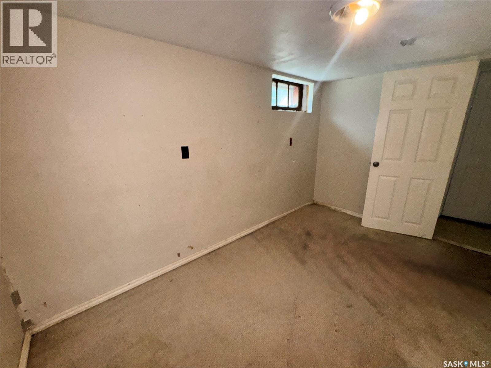 303 4Th Avenue W, Biggar, SK - Indoor Photo Showing Other Room