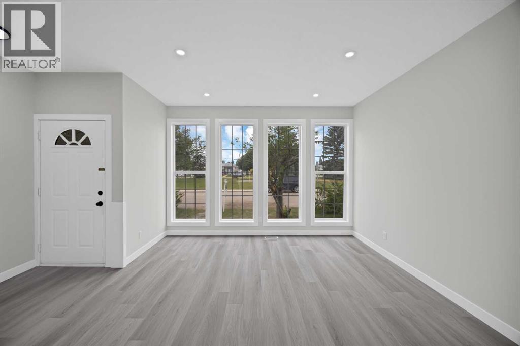 68 Laguna Close Ne, Calgary, AB