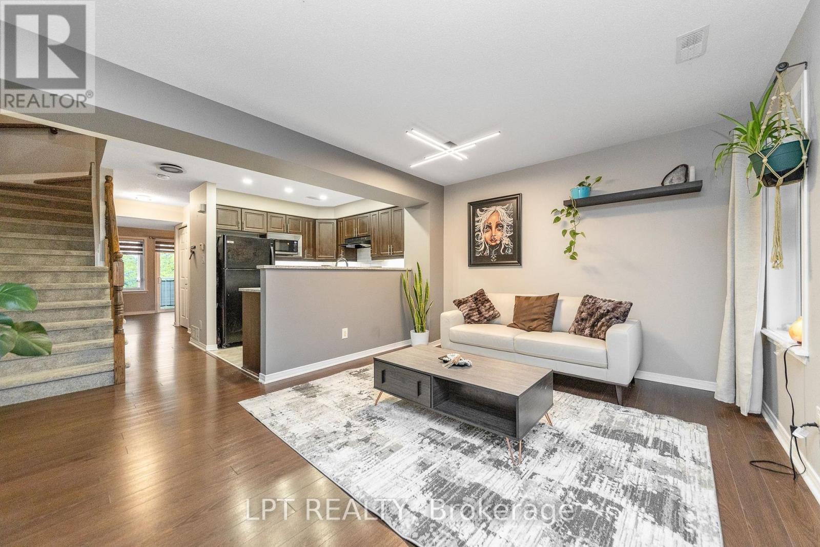 7 - 102 Windswept Private, Ottawa, ON - Indoor Photo Showing Living Room