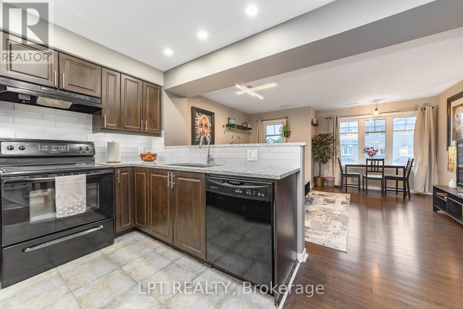 7 - 102 Windswept Private, Ottawa, ON - Indoor Photo Showing Kitchen
