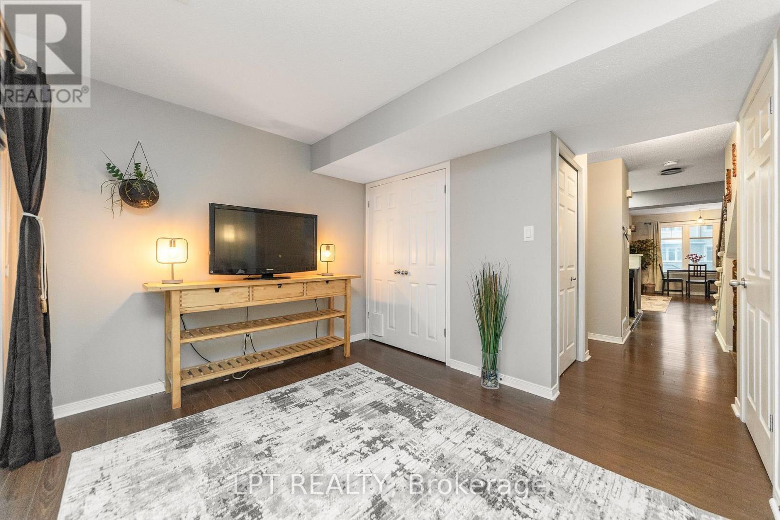 7 - 102 Windswept Private, Ottawa, ON - Indoor