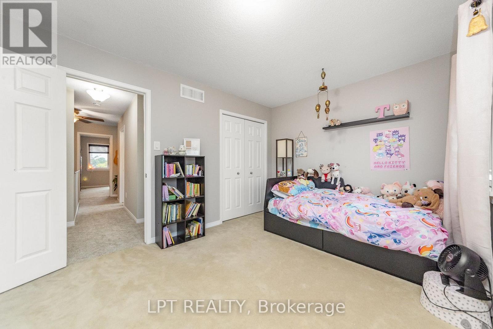 7 - 102 Windswept Private, Ottawa, ON - Indoor Photo Showing Bedroom