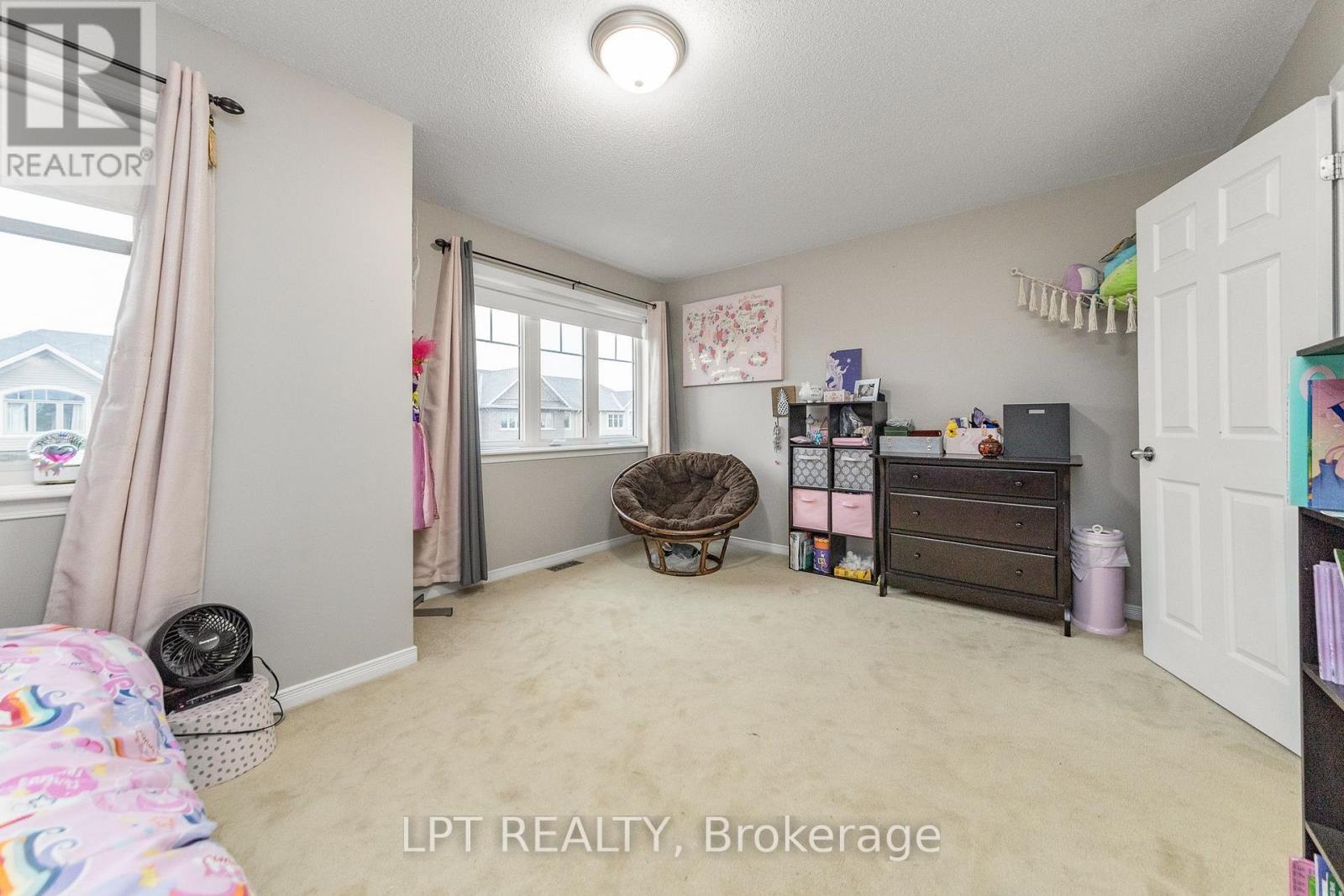 7 - 102 Windswept Private, Ottawa, ON - Indoor Photo Showing Bedroom