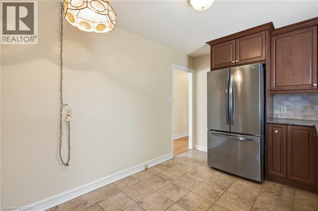 58 Lowrey Avenue S, Cambridge, ON - Indoor Photo Showing Kitchen