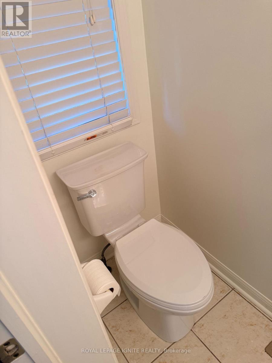 865 Shepherd Place, Milton, ON - Indoor Photo Showing Bathroom