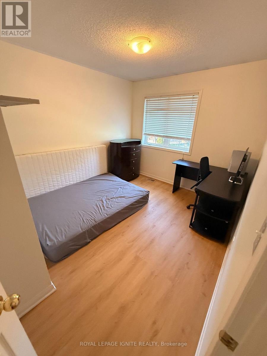 865 Shepherd Place, Milton, ON - Indoor Photo Showing Bedroom