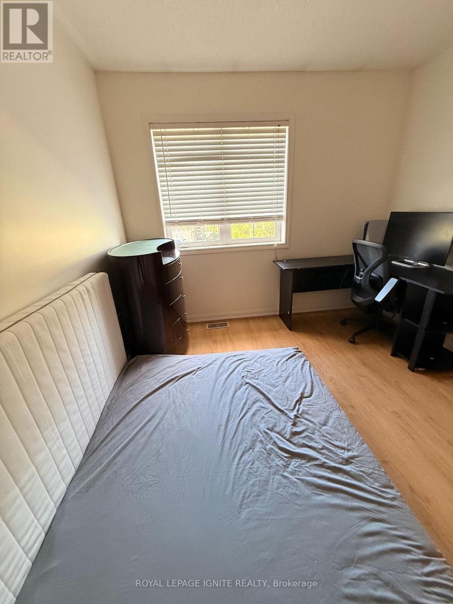 865 Shepherd Place, Milton, ON - Indoor Photo Showing Bedroom