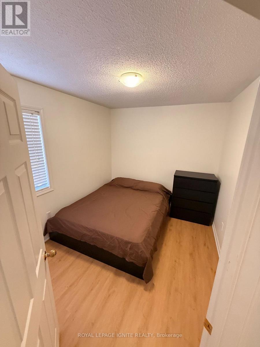 865 Shepherd Place, Milton, ON - Indoor Photo Showing Bedroom