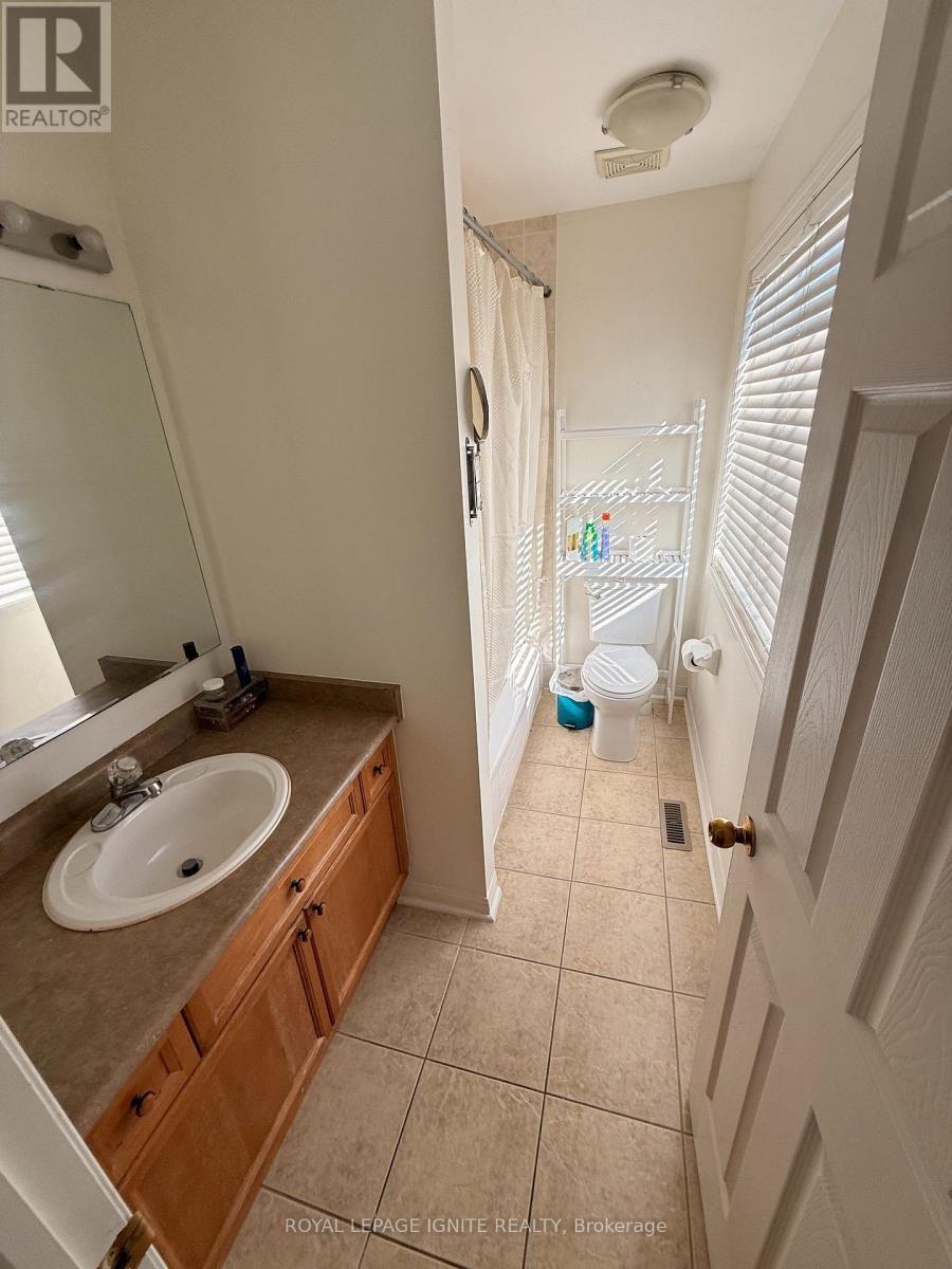 865 Shepherd Place, Milton, ON - Indoor Photo Showing Bathroom