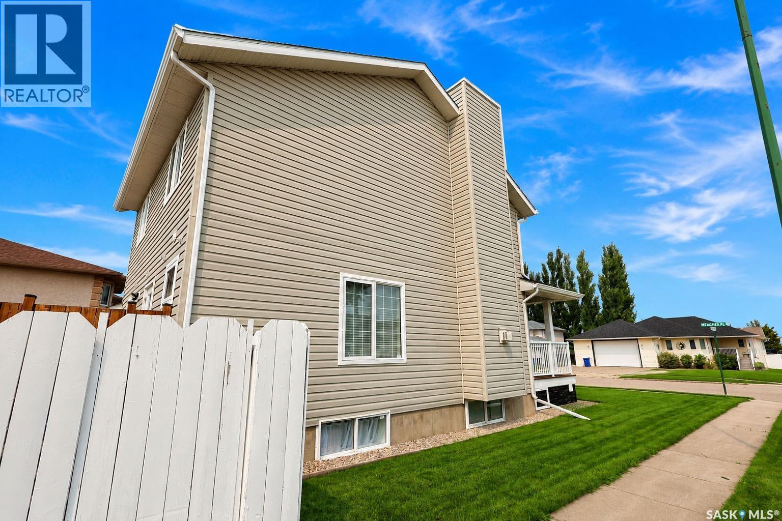3 Meagher Place, Prince Albert, SK - Outdoor