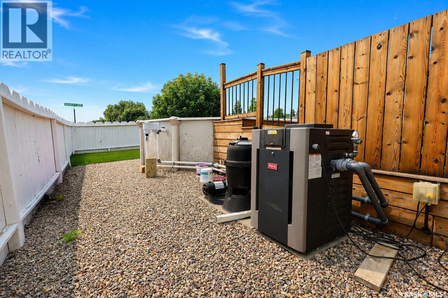 3 Meagher Place, Prince Albert, SK - Outdoor