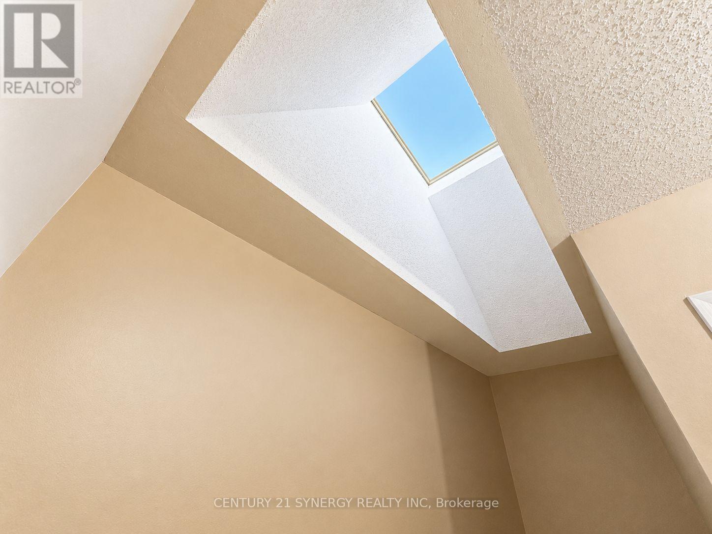 Skylight over Stairs - 757 Clearcrest Crescent, Ottawa, ON - Indoor Photo Showing Other Room