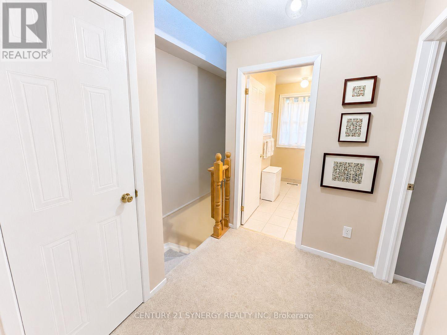 Upper Landing - 757 Clearcrest Crescent, Ottawa, ON - Indoor Photo Showing Other Room