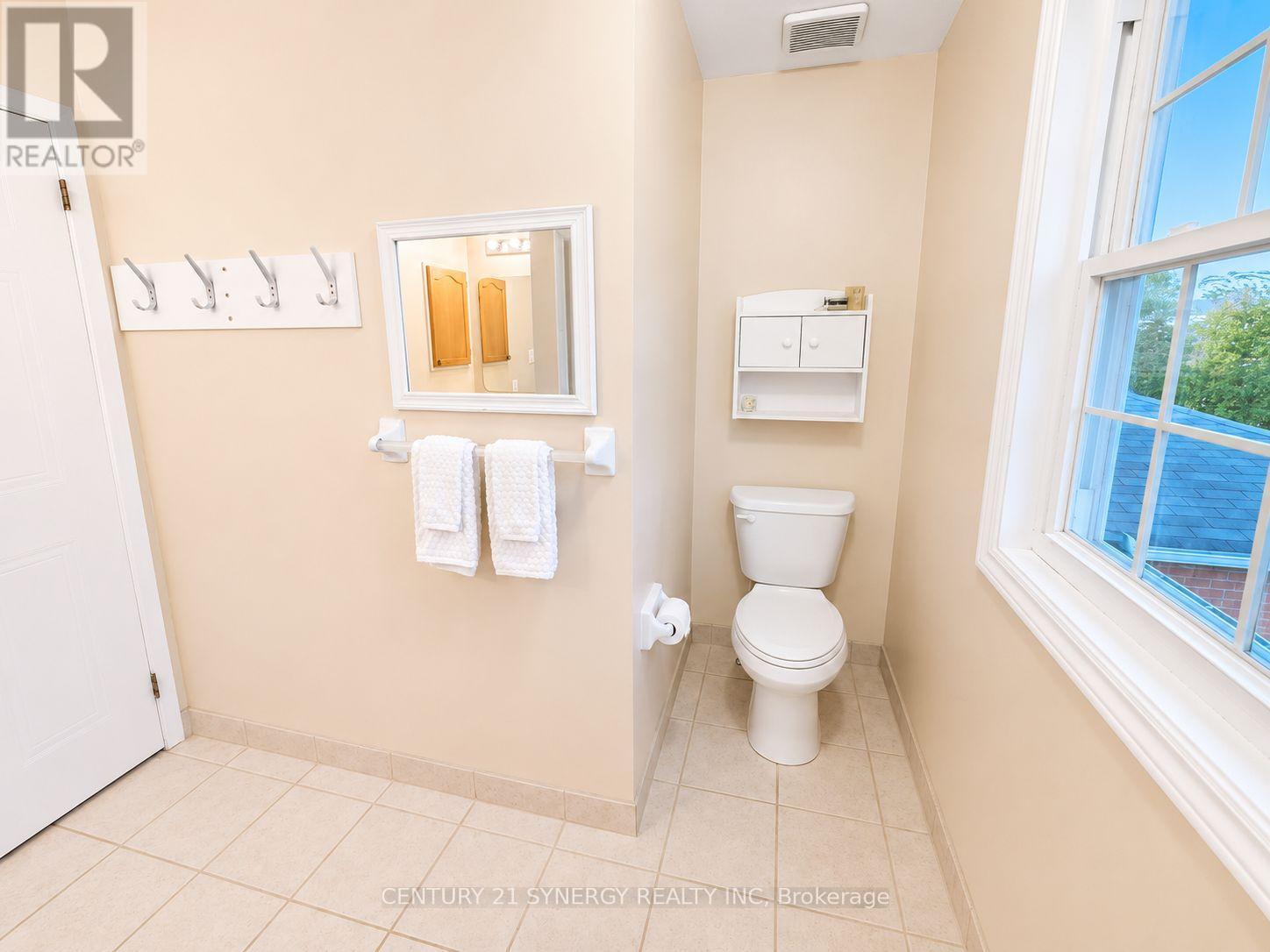 Main Bath - Upper Level - 757 Clearcrest Crescent, Ottawa, ON - Indoor Photo Showing Bathroom