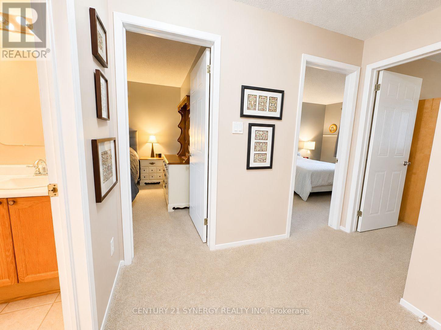 Upper Landing - 757 Clearcrest Crescent, Ottawa, ON - Indoor