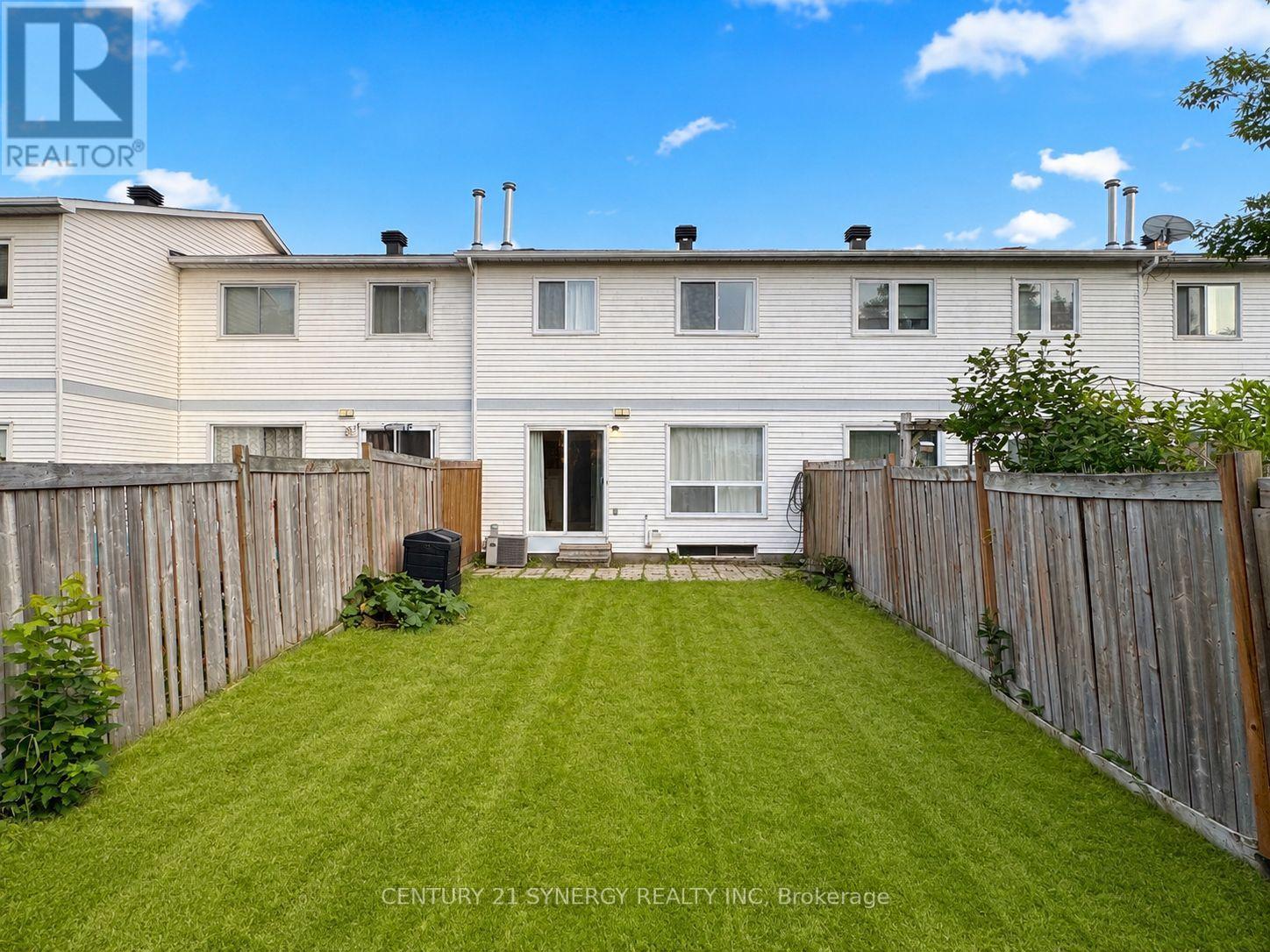 Backyard - 757 Clearcrest Crescent, Ottawa, ON - Outdoor